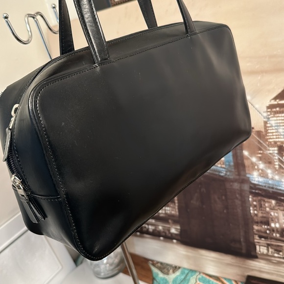 Burberry tote 👜 hand bag A Black Leather and Burberry canvas a beautiful piece. - Picture 4 of 15